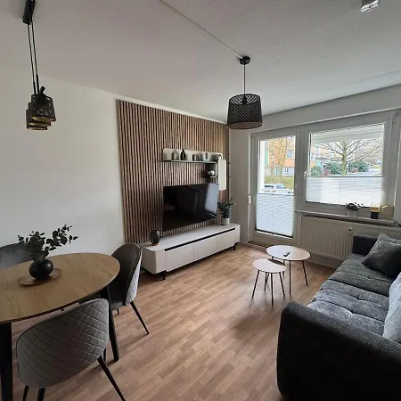 Charmante 2 Raumwohnung Mit Balkon, Kueche & Waschmaschine *