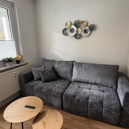 Charmante 2 Raumwohnung Mit Balkon, Kueche & Waschmaschine * Chemnitz