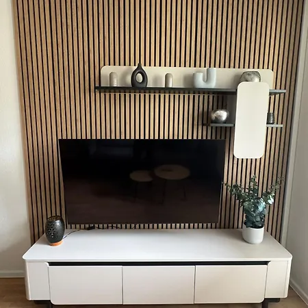 Charmante 2 Raumwohnung Mit Balkon, Kueche & Waschmaschine Chemnitz