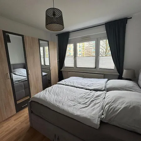 Charmante 2 Raumwohnung Mit Balkon, Küche&waschmaschine * Chemnitz