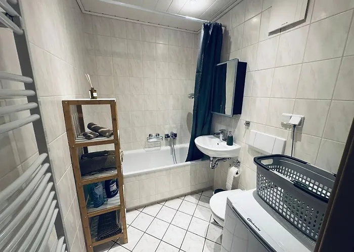 Charmante 2 Raumwohnung Mit Balkon, Küche&waschmaschine Apartment Chemnitz