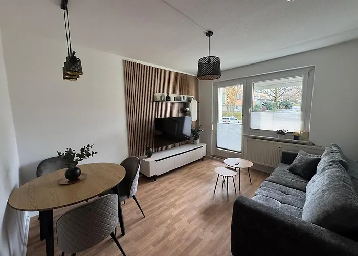 Charmante 2 Raumwohnung Mit Balkon, Kueche & Waschmaschine *