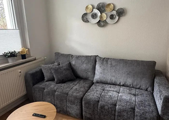 Charmante 2 Raumwohnung Mit Balkon, Kueche & Waschmaschine * Chemnitz