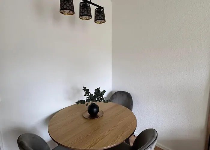Charmante 2 Raumwohnung Mit Balkon, Küche&waschmaschine Apartment